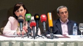 خانقاه والى جانبها الدكتور طرابيشي