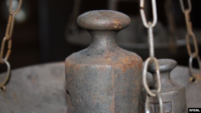 Scales say "justice" in many cultures.