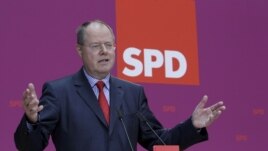 Экс-министр финансов ФРГ Пеер Штайнбрюк был кандидатом СДПГ на пост канцлера на недавних выборах, но не преуспел