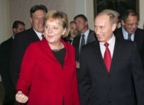 Merkel (left) and Putin will lead off the conference (file photo) (epa)