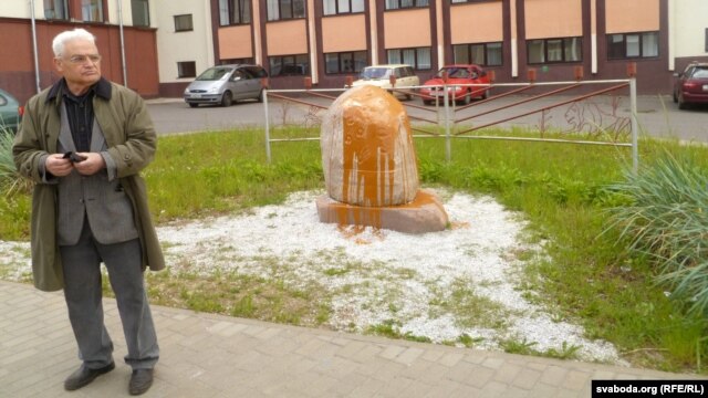 A monument to Jewish victims of Nazism vandalized in the eastern Belarusian city of Mahileu.