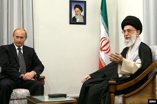 دیدار ولادیمیر پوتین با رهبر جمهوری اسلامی در مهرماه سال ۸۶
