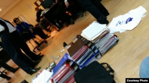 AzadlıqRadiosunun Bakı bürosunda axtarışdan görüntülər
