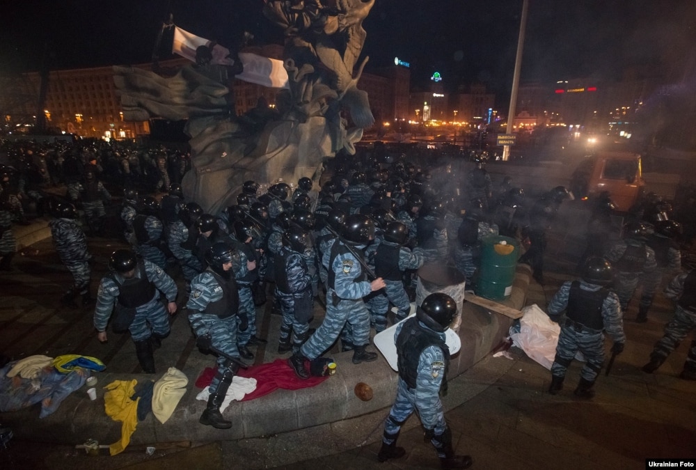 Разгон мирной демонстрации в Киеве