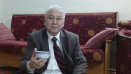 Парижде тұратын қазақ Абдулсамет Алтай. Жеке мұрағаттағы сурет.