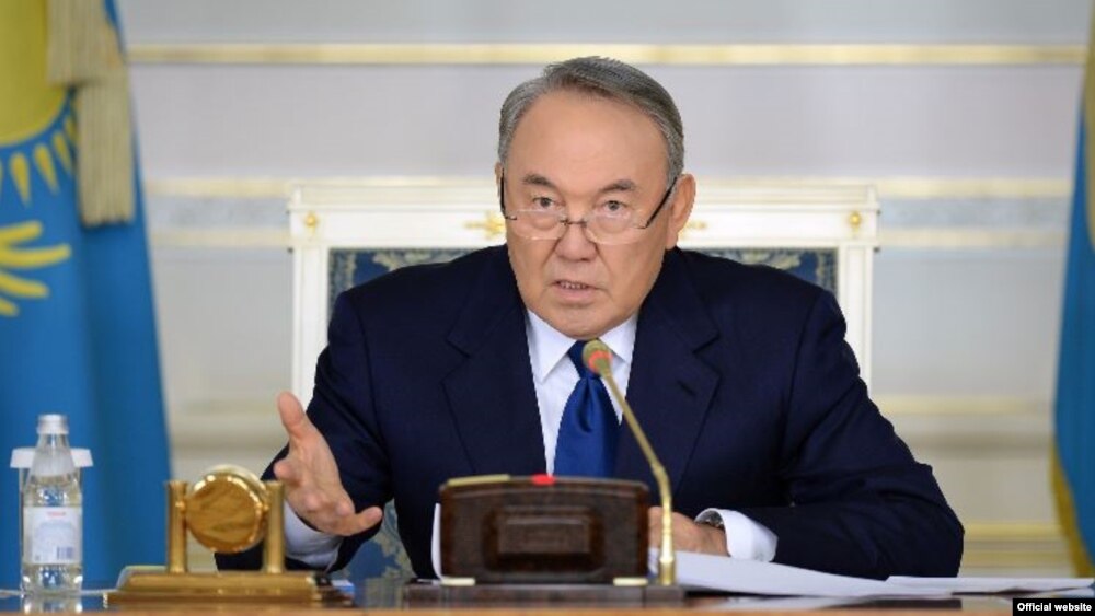 Қазақстан президенті Нұрсұлтан Назарбаев үкіметтің кеңейтілген жиынында сөйлеп отыр. Астана, 18 қараша 2015 жыл.