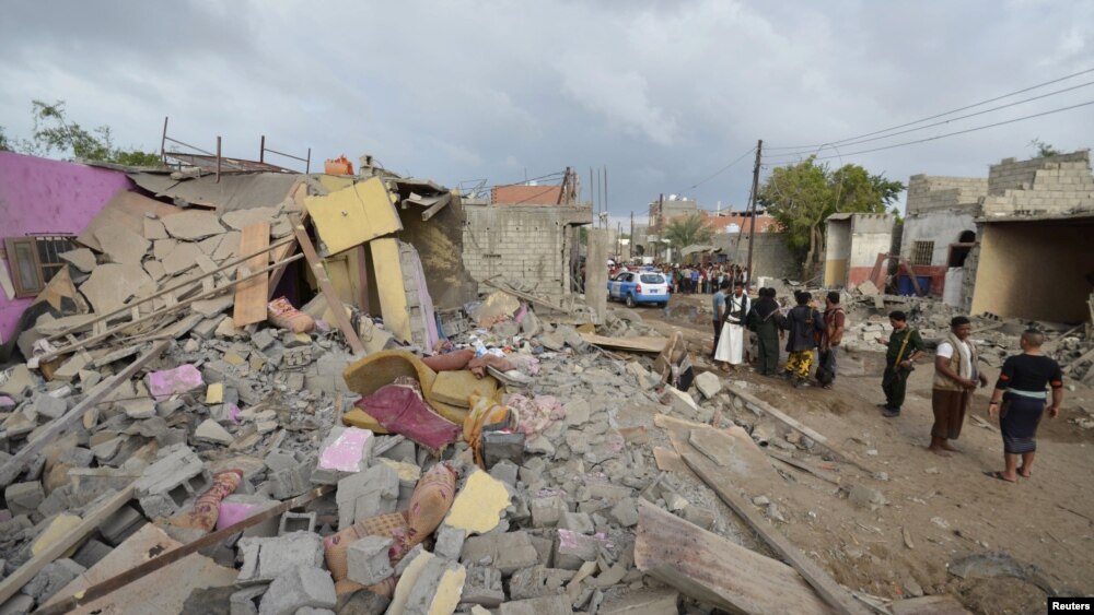 ساۋد ارابياسى باستاعان كواليتسيانىڭ اۋە شابۋىلدارىنان قيراعان يەمەننىڭ ءال-حۋدەيدا قالاسى.