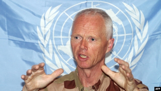 UN observer mission chief in Syria, Major General Robert Mood says monitors committed to staying in Syria.