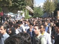 دانشجویان در دانشگاه های مختلف کشور دست به برگزاری مراسم روز دانشجو زده و علیه دولت شعار داده اند. (عکس تزئینی است)