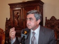 Sarkisian speaking to RFE/RL in Yerevan on July 20 (RFE/RL)