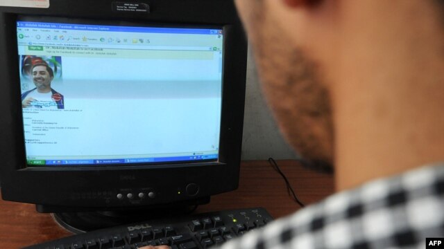 When RFE/RL's Radio Mashaal highlighted a widow's plight, Pakistanis reached out to help through social media.