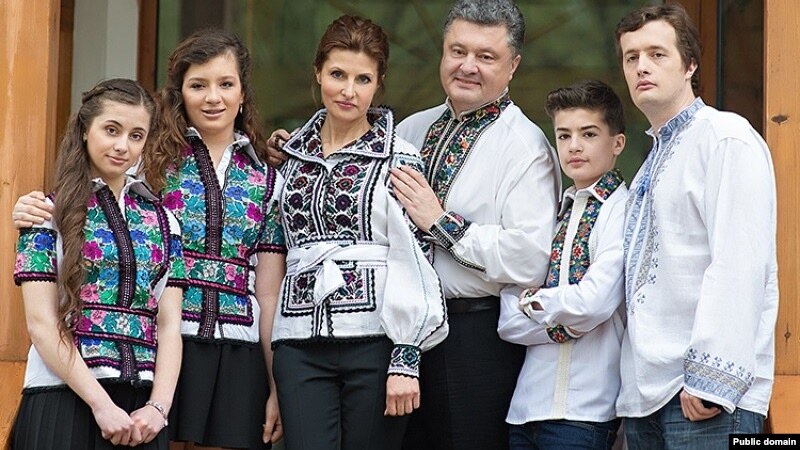 Порошенко порадив українцям фільм, книгу та пісню