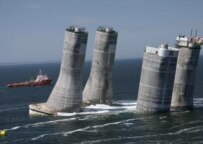 The base of a platform for the Sakhalin-2 project being towed into position in mid-2005 (ITAR-TASS)