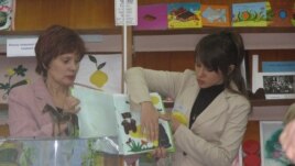 Світлана Ізюмська презентує тактильну книгу