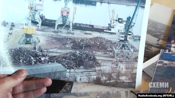 У Криму судно пробуло щонайменше 5 днів – вантажило металобрухт