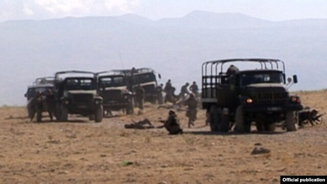 Armenia - Soldiers of the Peacekeeping Brigade hold exercises monitored by NATO officers, 20Sep2012.