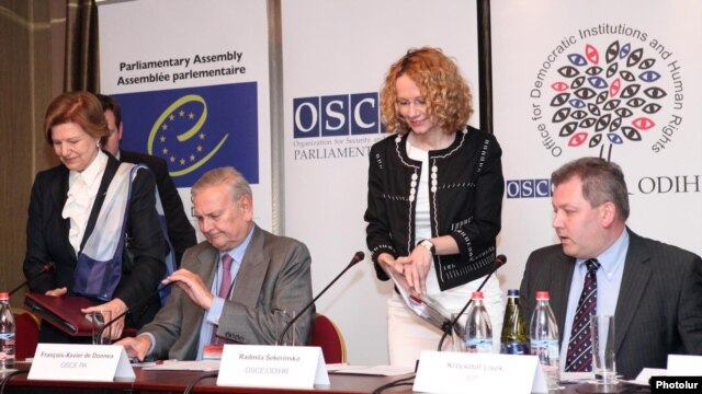 Armenia - Senior European election observers start a joint news conference in Yerevan, 7May2012.