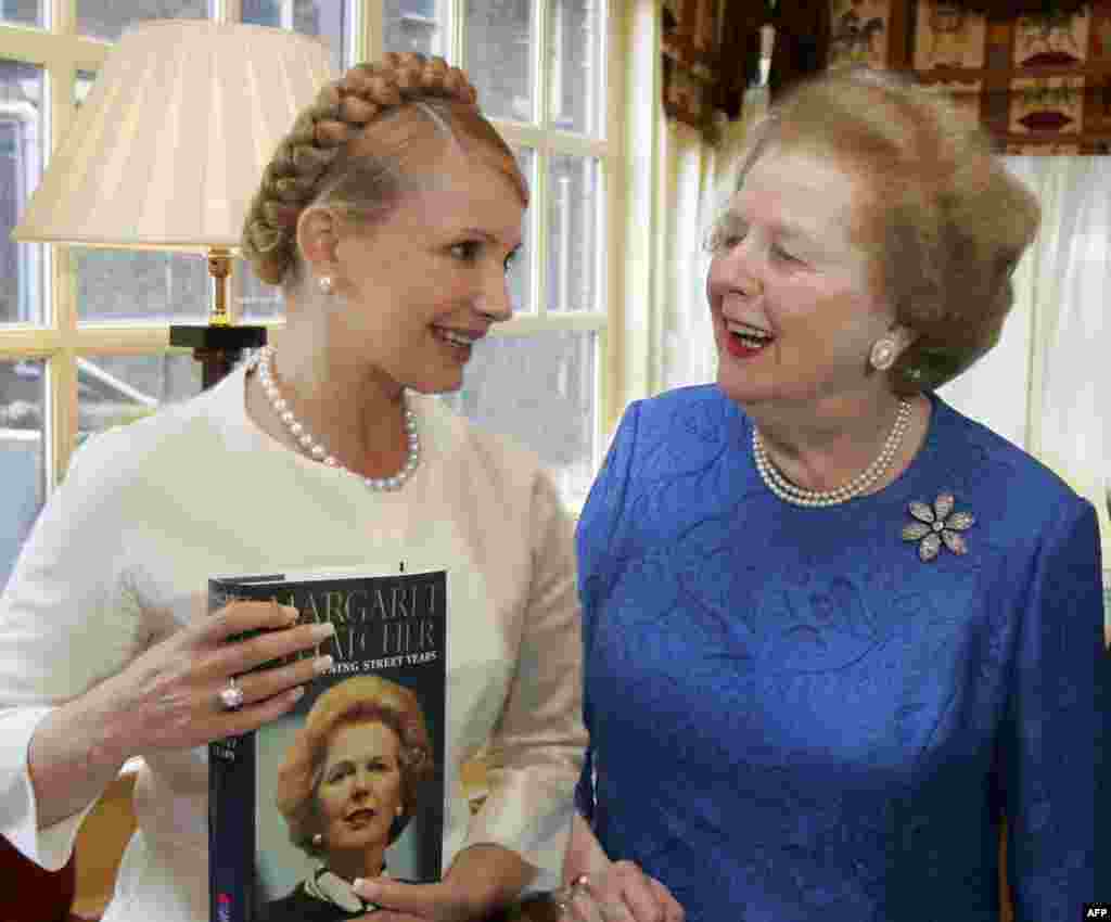 Former Ukrainian Prime Minister Yulia Tymoshenko meets with Margaret Thatcher in London in September 2007.