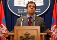 Prime Minister Kostunica speaking to reporters on October 29 (epa)