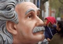 Everybody loves Einstein