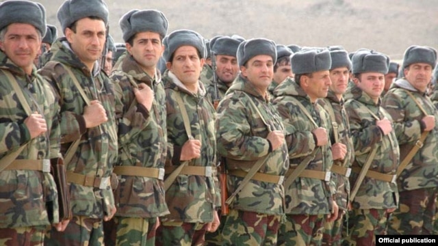 Arxiv foto: Ermənistan əsgərləri. 