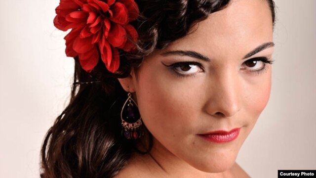 Caro Emerald (Sursa foto: brightondome.org)