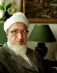Sebghatullah Mojaddedi, head of the Meshrano Jirga, head of a reconciliation commission, and former president of Afghanistan (file photo) (epa)