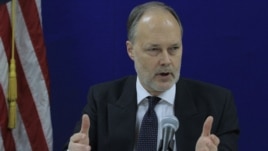 Ambasadori amerikan në Afganistan James B. Cunningham