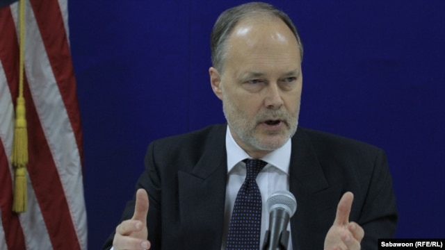 Ambasadori amerikan në Afganistan James B. Cunningham