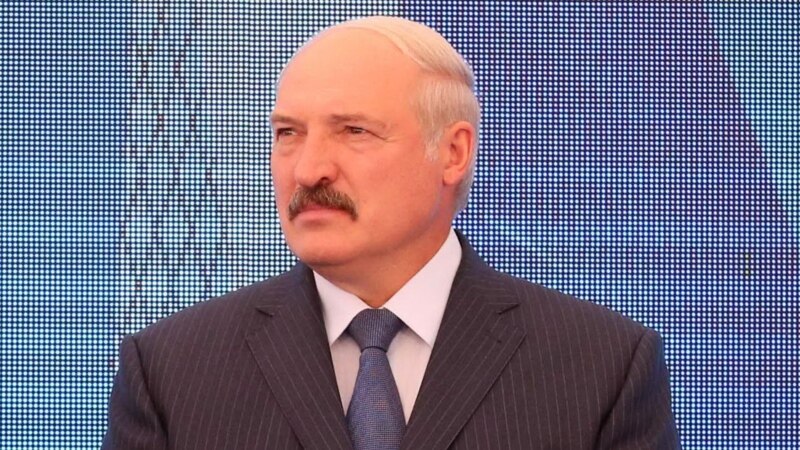Лукашенко подал документы для регистрации кандидатом в президенты