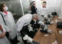 The head of the International Committee of the Red Cross, Jakob Kellenberger, at a treatment center for prisoners with tuberculosis in Azerbaijan (courtesy of the ICRC)