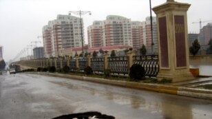 Bu yol qovşağının smeta dəyəri 15 milyon manat olduğu halda ora 18 milyon manatdan çox vəsait xərclənib