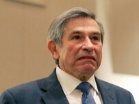 Paul Wolfowitz meeting with the World Bank board on April 13 (AFP)