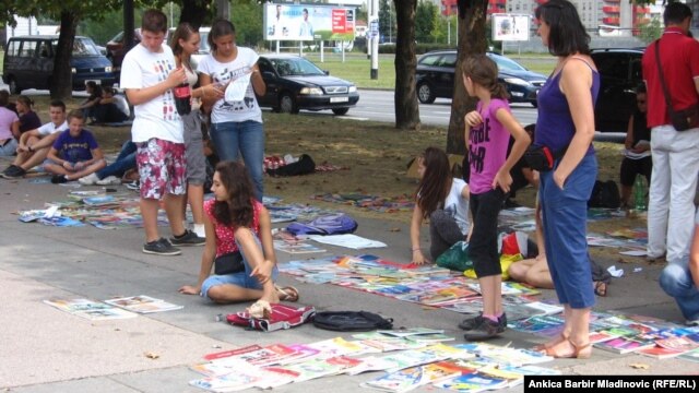 Zagreb, ulični market polovnih udžbenika, foto iz arhive