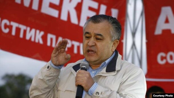 Қырғызстандағы"Ата Журт" партиясының жетекшісі Омурбек Текебаев. 1 қазан. 2015 жыл.