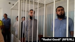 В суде над группой жителей Хатлонской области Таджикистана, обвиняемых в захвате власти. Курган-Тюбе, 16 мая 2016 года.