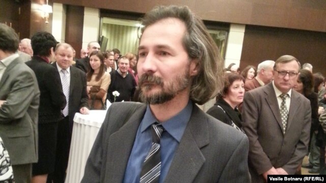 Moldova - Emilian Galaicu-Paun, writer, editor, RFE/RL freelancer, Chisinau, 16Jan2013