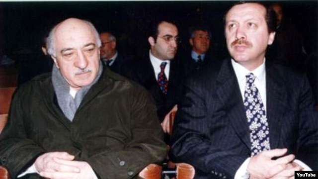 Fethullah Gulen (left) had been a close ally Recep Tayyip Erdogan (right), but their relationship gradually soured over time. (file photo)
