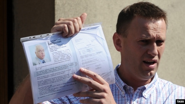 Opposition blogger Aleksei Navalny won the most support in an unprecedented online poll. 