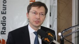 FMI critică „guvernarea slabă din sectorul bancar”