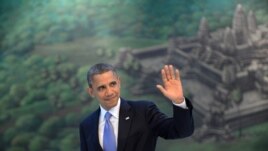 U.S. President Barack Obama arrives at the Peace Palace in Phnom Penh on November 19 for the East Asia Summit. 