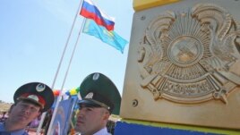 Қазақстан мен Ресей арасындағы шекара бекеті. (Көрнекі сурет)