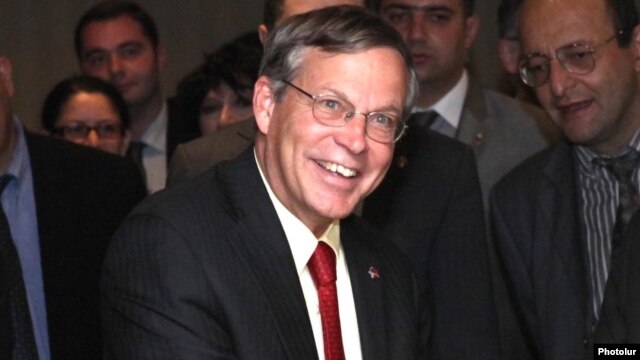 Armenia - U.S. Ambassador John Heffern attends a business forum in Yerevan, 15Jun2012.