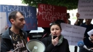 Գազի սակագնի սպասվող բարձրացման դեմ բողոքի ակցիան կառավարության շենքի դիմաց, Երեւան, 16-ը մայիսի, 2013թ.