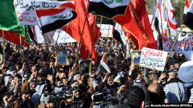 Foto nga protestat kundër kryeministrit të Irakut, Nuri al-Maliki