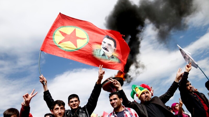 Эрдоган обвинил Россию в поставках оружия курдским боевикам