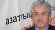 Бывший политзаключенный Хасен Кожа-Ахмет в редакции радио Азаттык. Алматы, 1 декабря 2009 года.