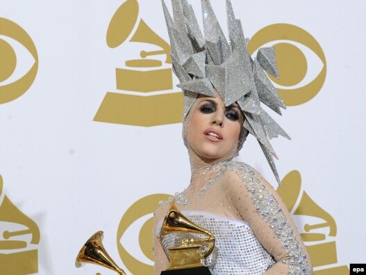 Леди Гага на церемонии вручения 'Грэмми' 2010 года