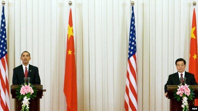 U.S. President Barack Obama (left) and Chinese President Hu Jintao at a joint press conference in the Great Hall of the People in Beijing on November 17