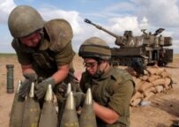 Israeli troops in action near the Gaza Strip (file photo) (epa)